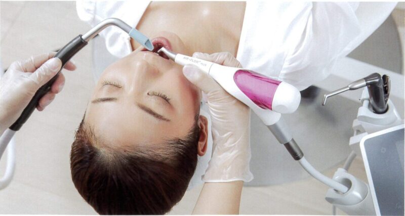 エアフローハンディ3.0による治療中のシーン